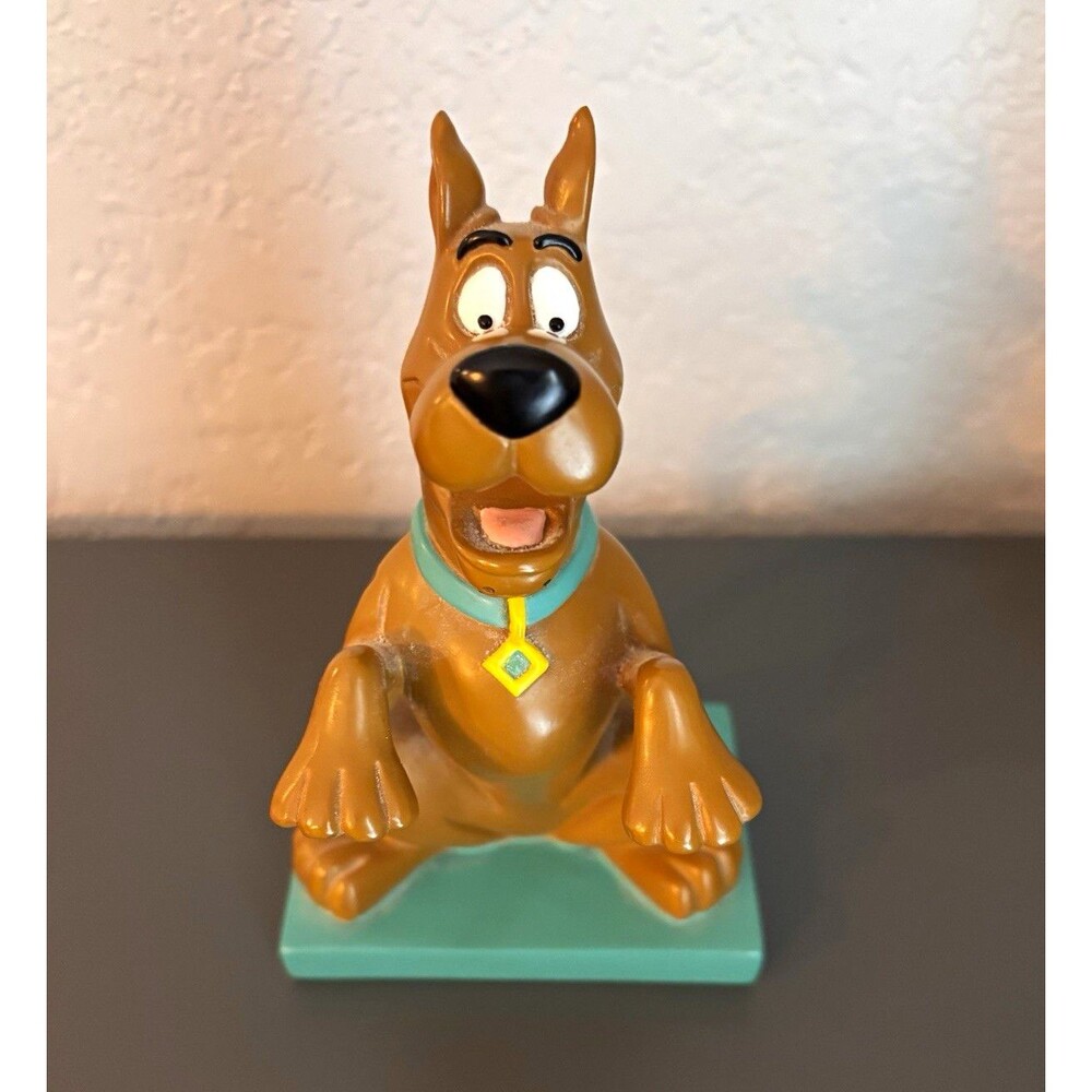 Warner Bros. Studio Store Scooby-Doo Figurine w/ Felt Base Vintage 1998
